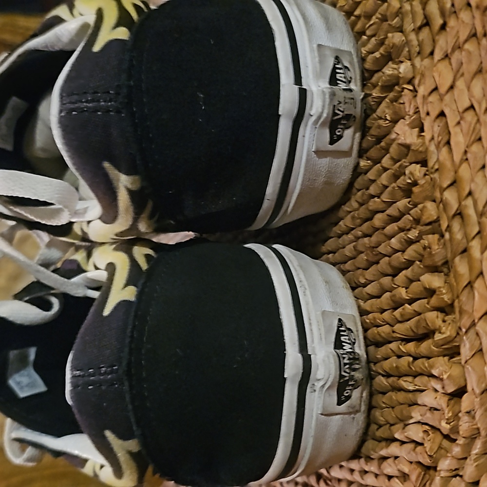 Vans sneakers with flames - Picture 5 of 6